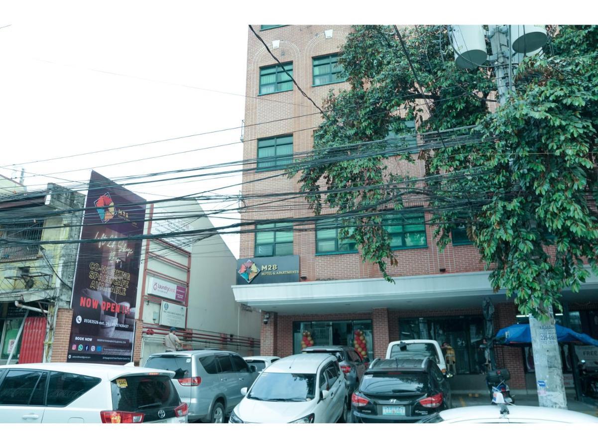 M28 Hotel And Apartments Quezon City Exteriör bild